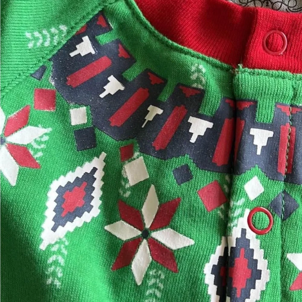 NWT elf baby footed pajamas pjs 6-9 months - Picture 2 of 6